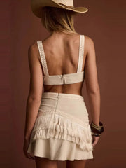 Minikleid mit Quasten und Ausschnitt