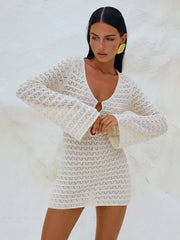 Sexy, gestricktes, weißes, ausgeschnittenes Urlaubskleid