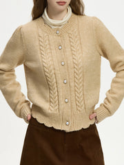 Strickjacke mit Rundhalsausschnitt und Spitze in Halbmondform