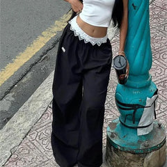 Cargo-Jogginghose mit Spitzenbesatz