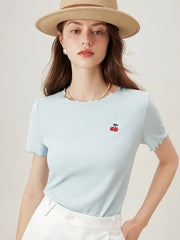 T-Shirt mit Kirschstickerei und Rüschen