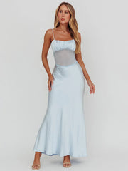 Maxikleid mit tiefem Ausschnitt, Neckholder, Schnürung und Schlitz