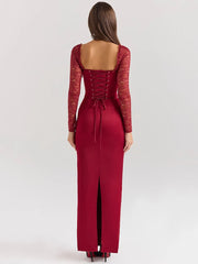Langes, figurbetontes Kleid mit Schnürung und quadratischem Schlitz
