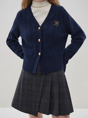 Bestickter Zopfmuster-Strickcardigan mit V-Ausschnitt