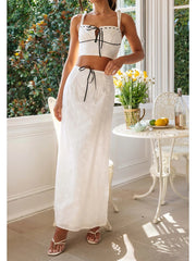 Zweiteiliges Set aus besticktem Camisole-Rock und Blumen-Top