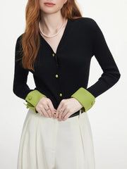 Langer Strickcardigan mit Farbblock-Design und V-Ausschnitt