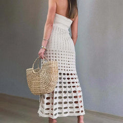 Trägerloses, gestricktes Maxikleid mit Cut-Out-Effekt