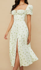 Vintage-Midikleid mit Blumenmuster und Puffärmeln in Weiß 