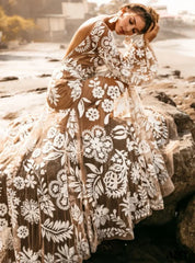 Amy Fashion - Sexy Sommerkleid im Boho-Stil mit V-Ausschnitt und langen Ärmeln