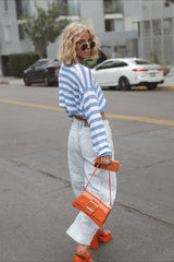 Minimalistischer, gestreifter, leicht lockerer Strickpullover