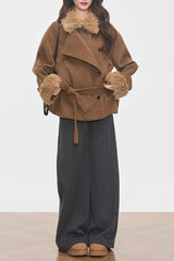 Schicker Mantel mit zierlichem Kunstpelzkragen und dickem Wollmischgewebe