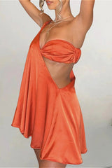 Sexy figurbetontes Partykleid mit abfallenden Schultern und Cut-outs