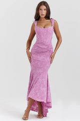 Maxikleid aus floral bestickter Spitze mit Raffungen
