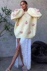 Minimalistischer Strickpullover mit 3D-Blumenmuster und Rundhalsausschnitt