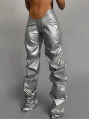 Hose mit niedrigem Bund und gestapeltem Kunstleder