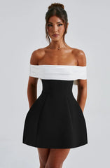 Elegantes Minikleid mit Schleifendesign