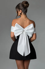 Elegantes Minikleid mit Schleifendesign