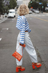 Minimalistischer, gestreifter, leicht lockerer Strickpullover