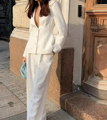 Blazer-Hosen-Set mit tiefem V-Ausschnitt