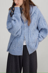 Kapuzenstrickjacke aus weicher Wolle