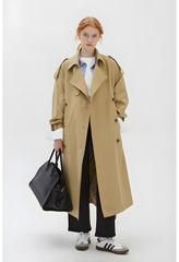 Khakifarbener, zweireihiger Trenchcoat