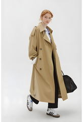 Khakifarbener, zweireihiger Trenchcoat