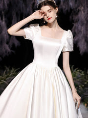Vintage-Abendkleid aus Satin 