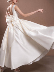 Satin-Abendkleid mit Neckholder 