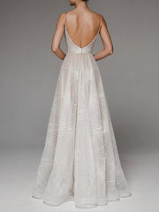 Elegantes, sexy, besticktes Abendkleid mit Trägern 