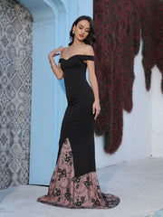 Elegantes schwarzes, schmal geschnittenes Abendkleid mit Wortausschnitt