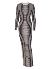 Bedrucktes, langärmeliges, figurbetontes Kleid mit Schlitz