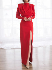 Elegantes Abendkleid mit Rollkragen und Schlitz 