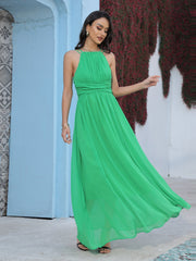 Neckholder-Kleid aus einfarbigem Chiffon – ein elegantes Pendlerkleid 