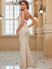 Elegantes Abendkleid mit Pailletten am Hals 